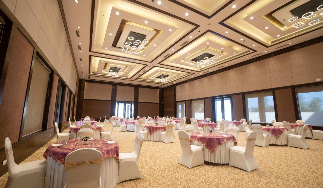 Hotel Rajhans Abhinandan Бхопал Экстерьер фото