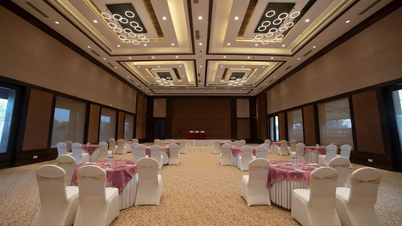 Hotel Rajhans Abhinandan Бхопал Экстерьер фото