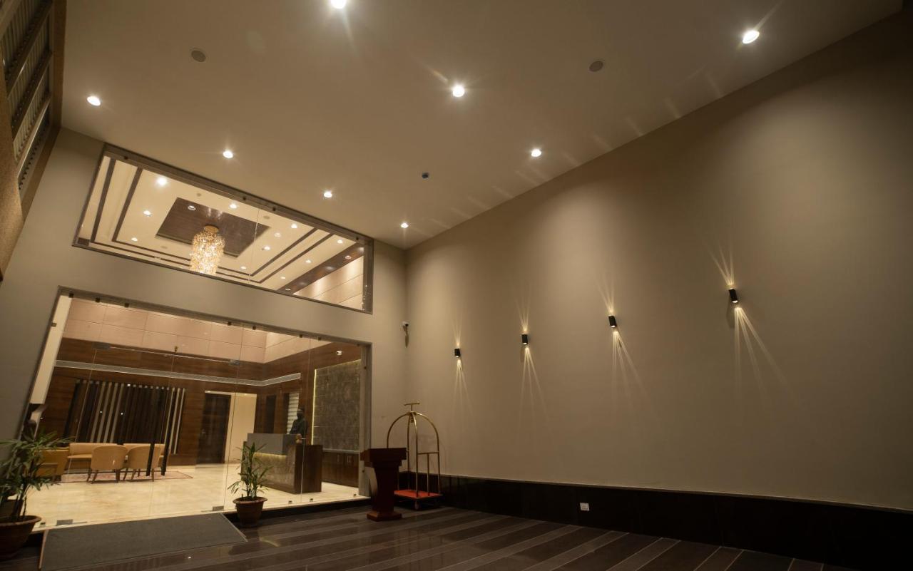 Hotel Rajhans Abhinandan Бхопал Экстерьер фото