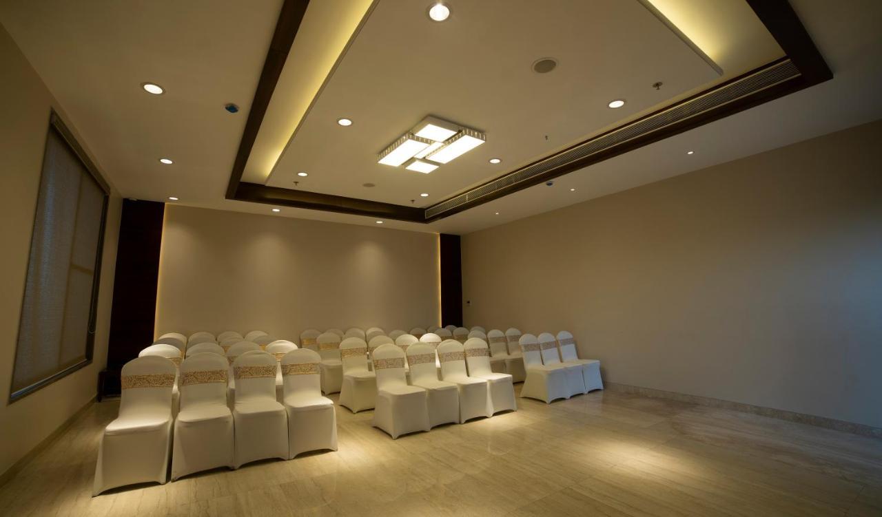 Hotel Rajhans Abhinandan Бхопал Экстерьер фото