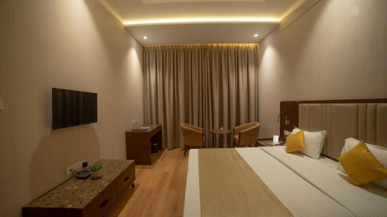 Hotel Rajhans Abhinandan Бхопал Экстерьер фото