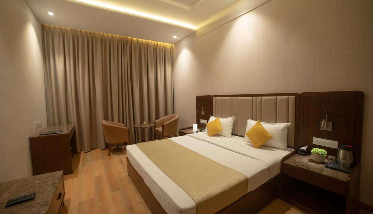 Hotel Rajhans Abhinandan Бхопал Экстерьер фото